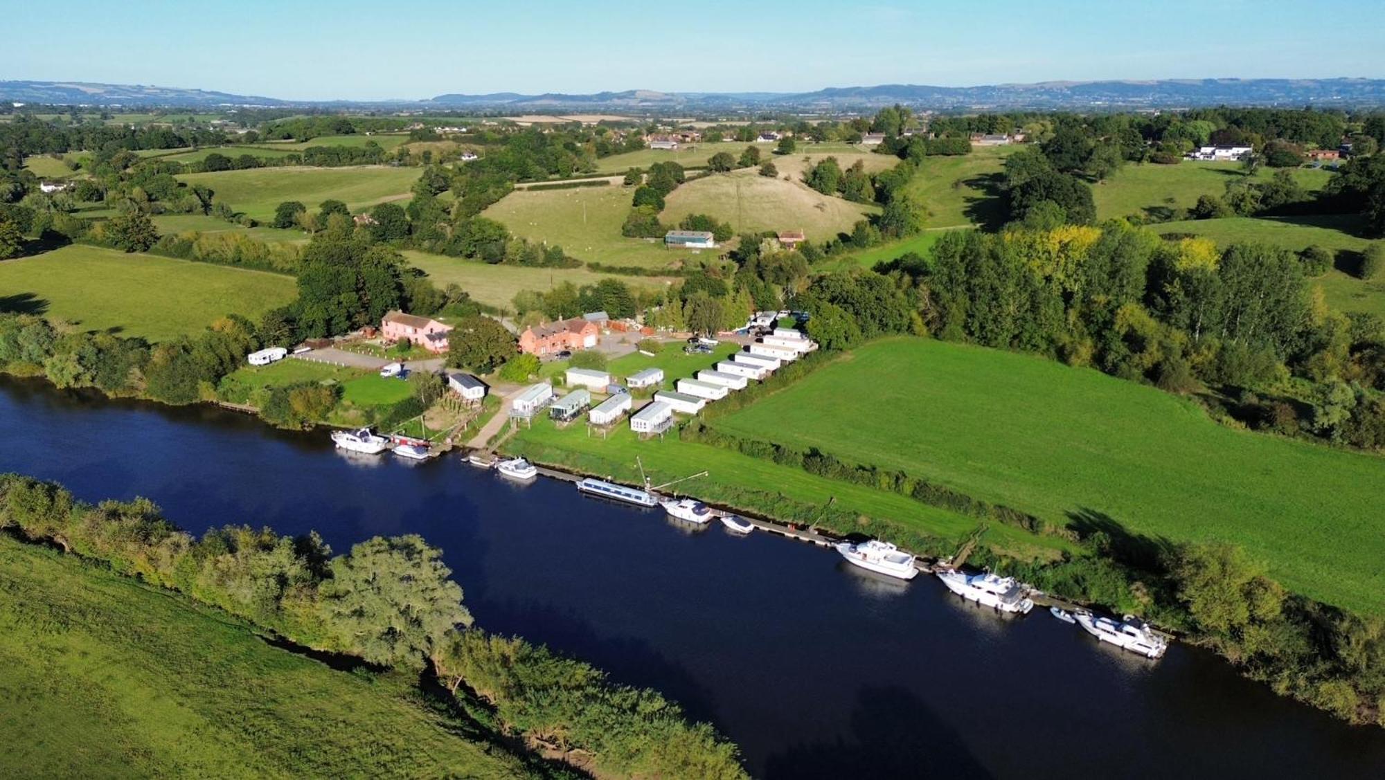 Severnside Boat And Caravan Park Gloucestershire - Caravan 1 Deerhurst Екстериор снимка