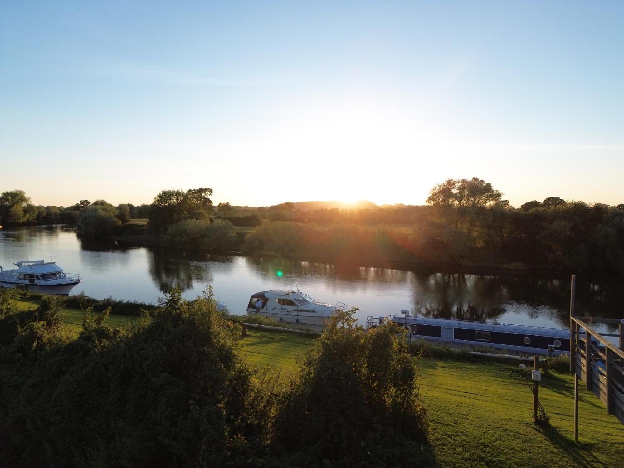 Severnside Boat And Caravan Park Gloucestershire - Caravan 1 Deerhurst Екстериор снимка