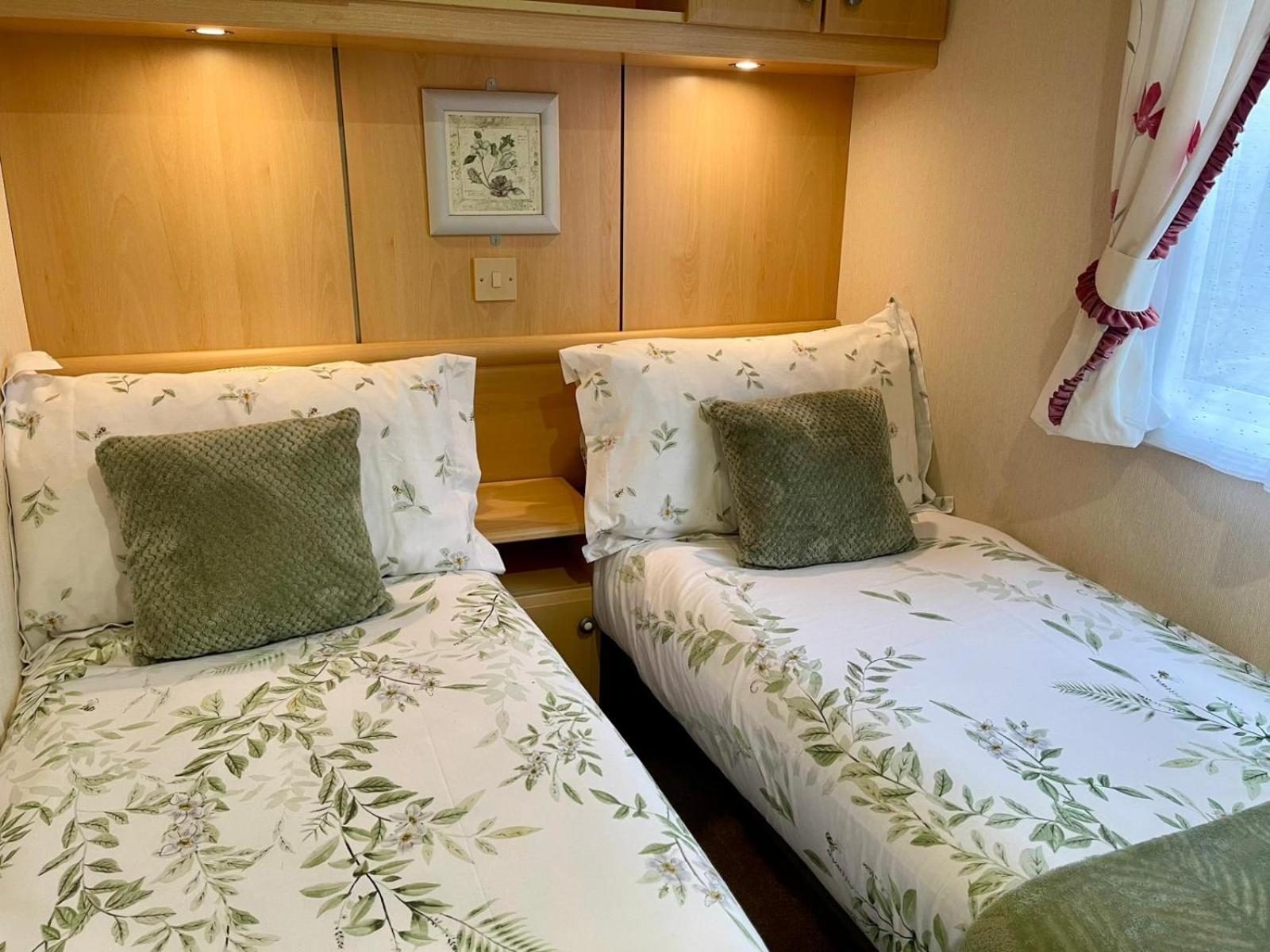 Severnside Boat And Caravan Park Gloucestershire - Caravan 1 Deerhurst Екстериор снимка